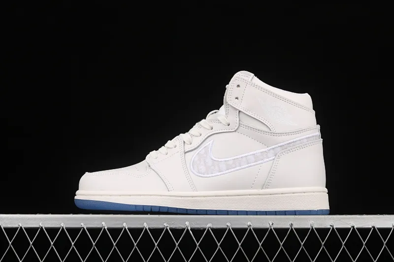 All categories Air Jordan Jordan series basketball shoes Air Jordan 1 High Z version Dr x Air Jordan 1 High AJ1 Joe 1 Dior joint all white high top CN8607-012